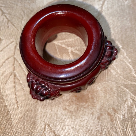 Amlong Crystal Ball and Lion Resin Stand - Picture 9 of 11